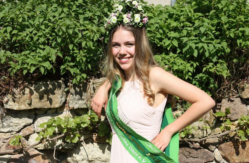 Das ist sie, die neue 26. Sächsische Blütenkönigin Helena I. alias Helena Ohnsorge.