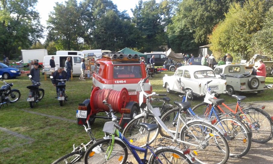 Eindrücke vom Teilemarkt in Luckau. Quelle: Laga 2000 GmbH