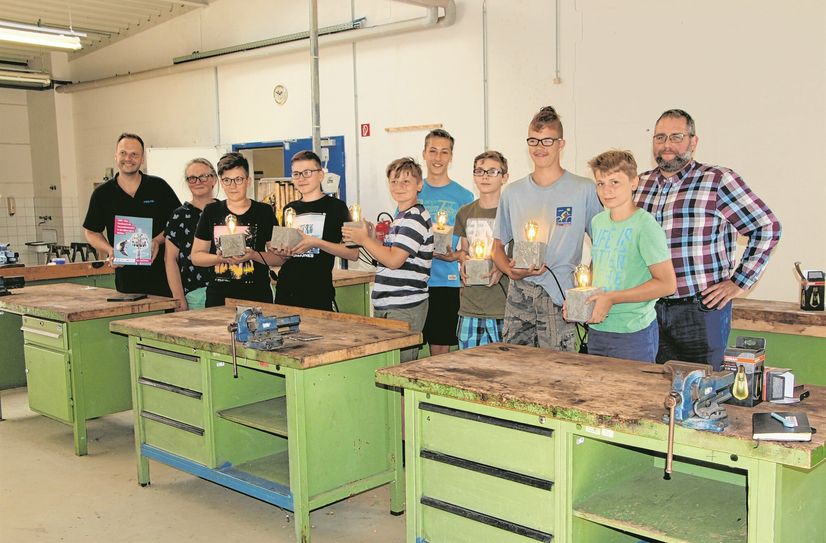 In den Handwerk AGs sollen Jugendliche an verschiedene Berufe herangeführt werden.