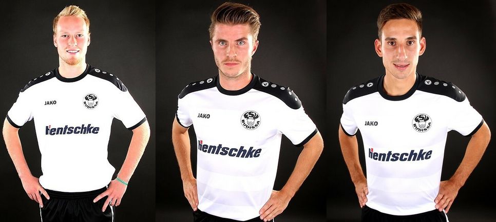 Franz Hausdorf (links) und Maik Salewski (Mitte) bleiben auch 2016/2017 Budissen, Denny Krahl (rechts) verlässt den Verein. Foto: FSV Budissa Bautzen e.V./Torsten Zettl