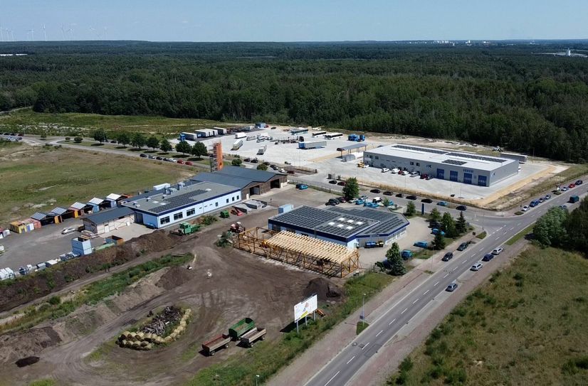 Blick auf einen Teil des Industrie- und Gewerbegebietes Lauchhammer-Süd.