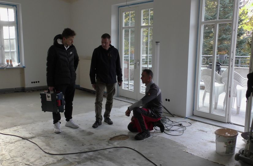 Zurzeit sind Handwerker in der Villa.
