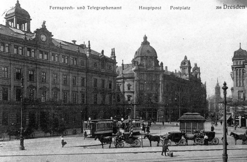 Der Postplatz um 1920.