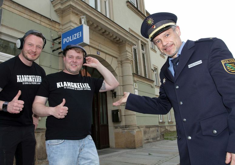 DJ´s Pierre Laminar (l.), DJ Ohrkan und Revierleiter Candy Sommer vor dem Ort des Geschehens. Foto: Daniel Förster