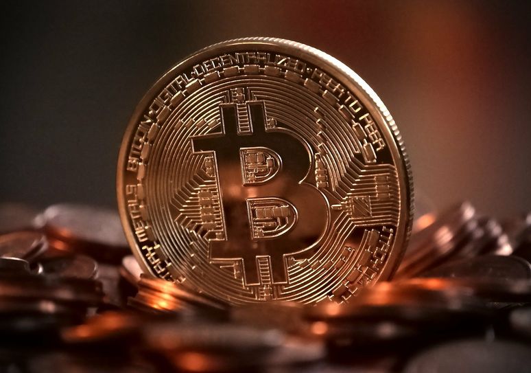 Bitcoins sollten das große Geld bringen: Eine Frau aus Bernsdorf fiel auf Betrüger rein. Symbolfoto: Pixabay