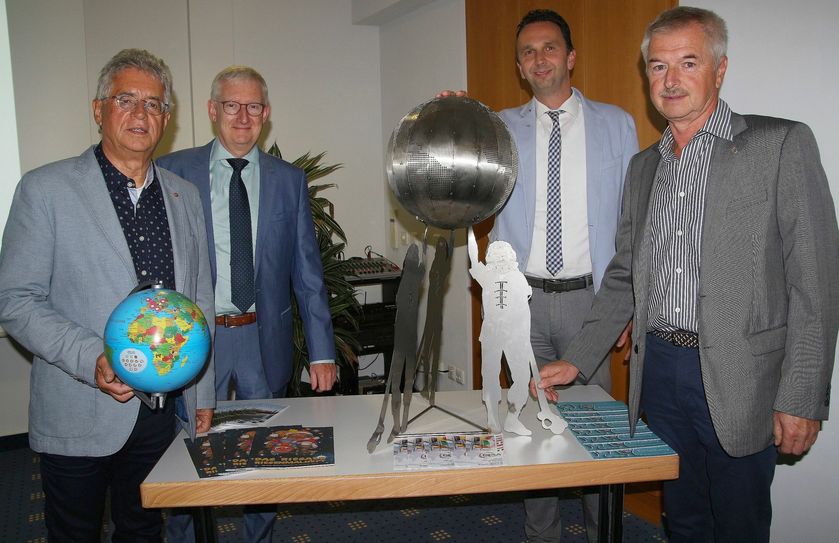 Die Initiatoren des Wirtschaftsforums Kurt Hähnichen (l.) und Sven Mückel (r.) haben sich für ihr ehrgeiziges Projekt zum 900. Stadtjubiläum die Hilfe der Stadt und zahlreicher Unternehmen gesucht.  Foto: Farrar
