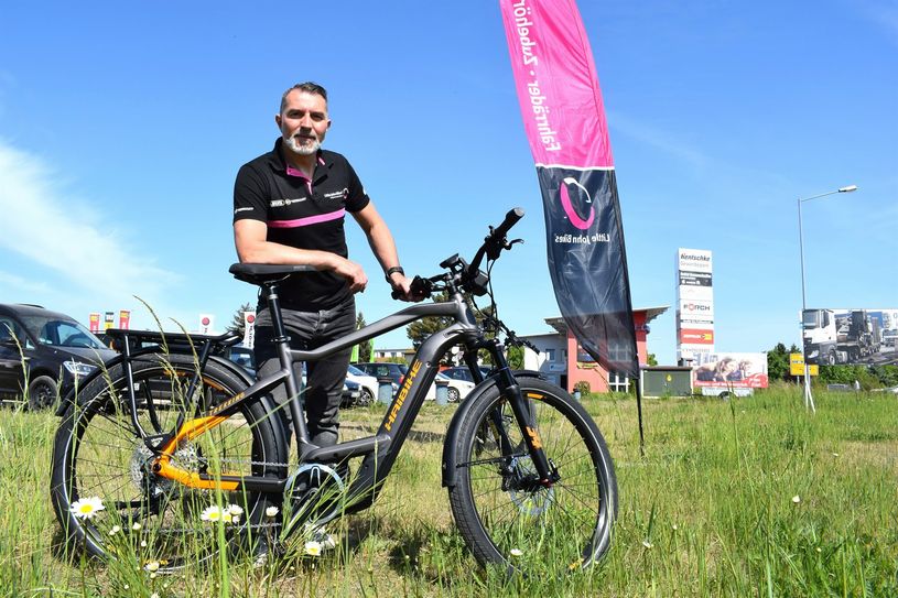Auf dem letzten Flurstück des Gewerbegebietes an der Neusalzaer Straße - direkt gegenüber von der Bäckerei Fehrmann - wird das neue Geschäft von Little John Bikes realisiert.