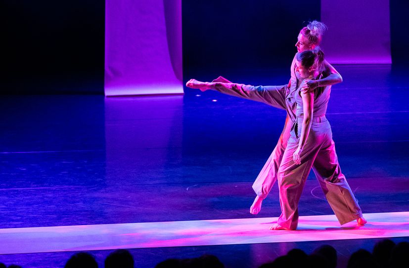 Auch bei der neuen Aufführung ist die künstlerische Leitung von TanzART um Jana Schmück und Anne Dietrich auf der Bühne zu sehen.
