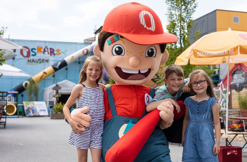 Oskar freut sich auf viele kleine Besucher am Kindertag.