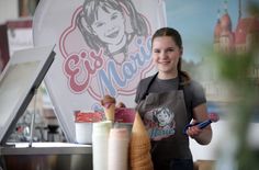 Anika Maria (16) stand für das Eis-Logo Pate.