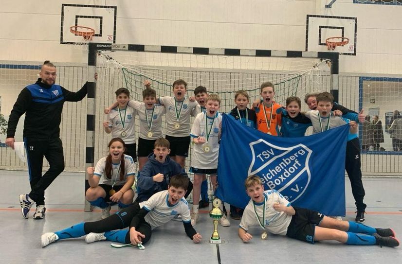 Wir wünschen den Jungs viel Erfolg und hoffen, dass unserer kleiner Dorfverein (!) den sächsischen Fußball gut in Rostock vertreten kann.