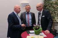 Im Gespräch: der Cottbuser Ordnungsdezernent Thomas Bergner, der Kolkwitzer Bürgermeister Karsten Schreiber und der Leiter des Dezernats II im Landkreis Spree-Neiße Carsten Billing.