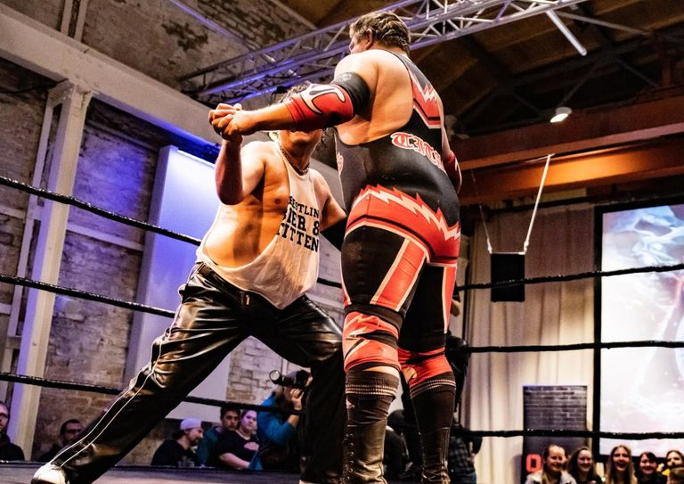 Bei der Cottbuser Premiere des Wrestling-Spektakels stehen Action, Unterhaltung und starke Charaktere im Mittelpunkt.