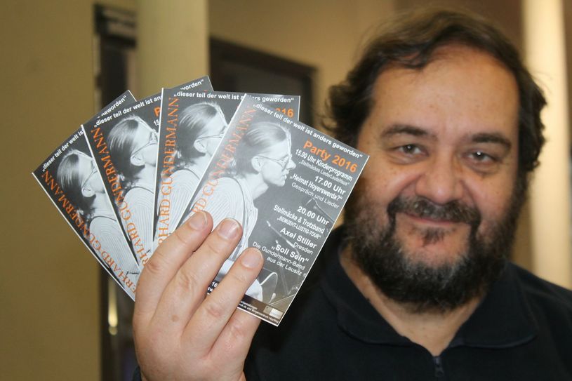 Reinhard »Pfeffi« Ständer engagiert sich auch für Veranstaltungen des Vereins Gundermann Seilschaft. Foto: Silke Richter