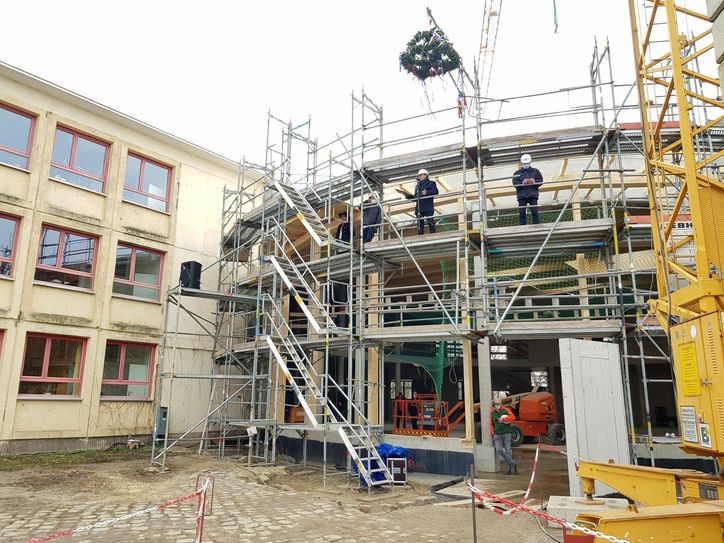 In der vergangenen Woche feierte Waldorf Cottbus Richtfest für seinen Neubau Foto: Jasper Backer