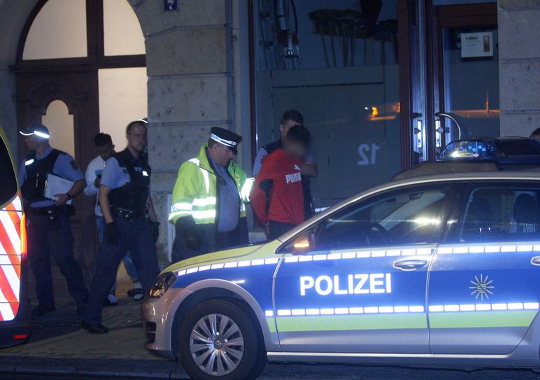 Die Polizei nahm den Verdächtigen in Gewahrsam.