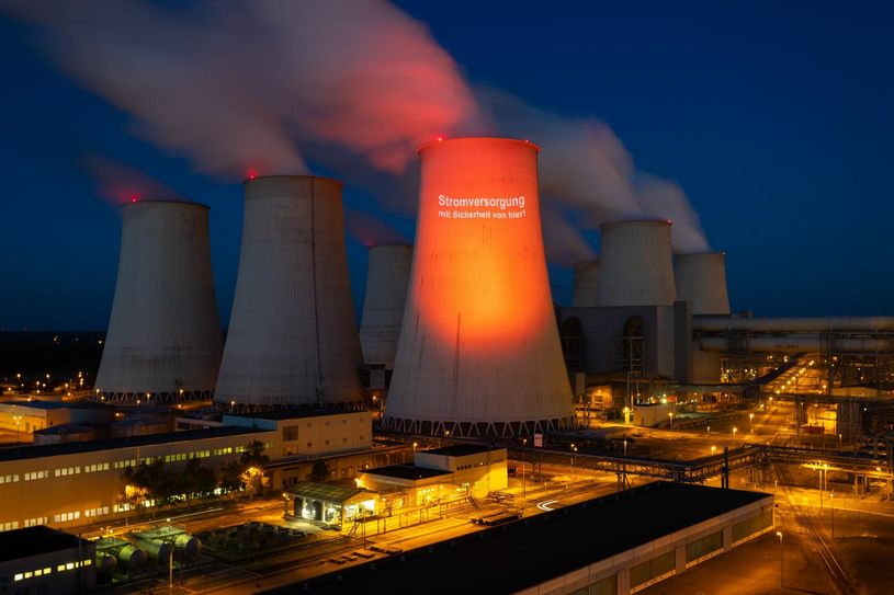 Der letzte Tag im September war ein schwerer Tag für die Mitarbeiter im Kraftwerk Jänschwalde. Sie mussten einen modernen und flexiblen Kraftwerksblock abschalten. Das fiel nicht leicht. Foto: LEAG