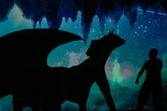 Auf der Leinwand erwachen fantastische Wesen als Schatten zum Leben.