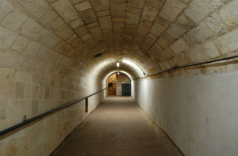 Der DDR-Zivilschutzbunker war über Jahrzente ein streng geheimer Ort. Jetzt ist er erstmals im Rahmen von Führungen für die Öffentlichkeit zugänglich.