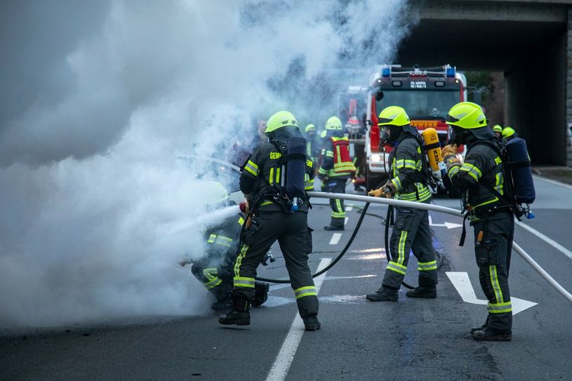 Dank dem schnellen Eingreifen der Burkauer Feuerwehr konnte das Feuer zügig gelöscht werden.