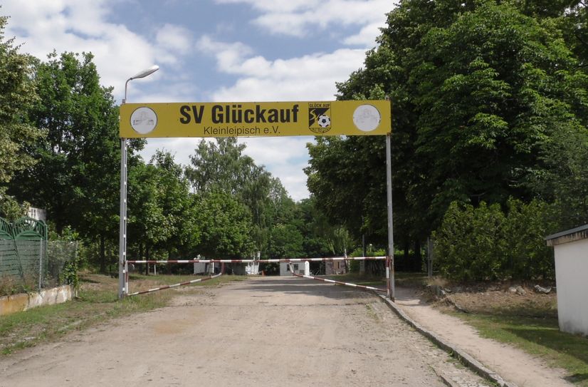 Das Sportgelände des SV Glück Auf Kleinleipisch soll in Helmut-Berner-Stadion umbenannt werden.