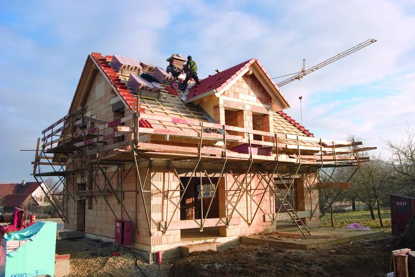 Baupfusch ist nicht nur für Häuslebauer nervenaufreibend, er kann auch für die zuständige Firma teuer werden. Foto: Bausparkasse Schwäbisch Hall