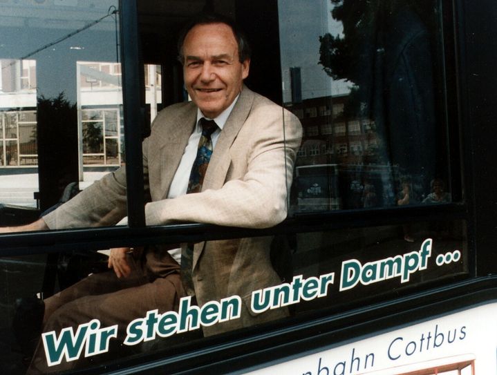 Alt-Oberbürgermeister Waldemar Kleinschmidt feiert heute am 25. Juli seinen 75. Geburtstag. Foto: Stadtverwaltung Cottbus