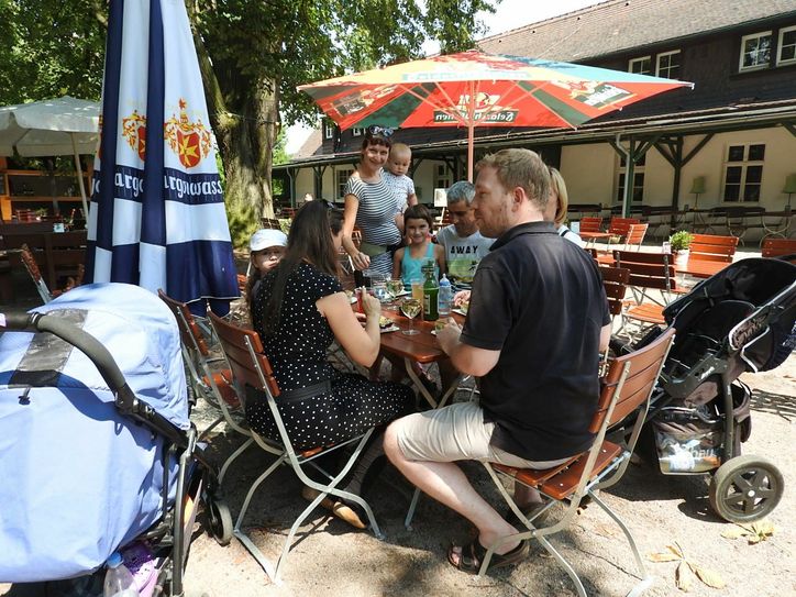 An Wochenenden herrscht Hochbetrieb, doch auch in der Woche lockt die Hofewiese Gäste an. (Fotos: Pönisch)