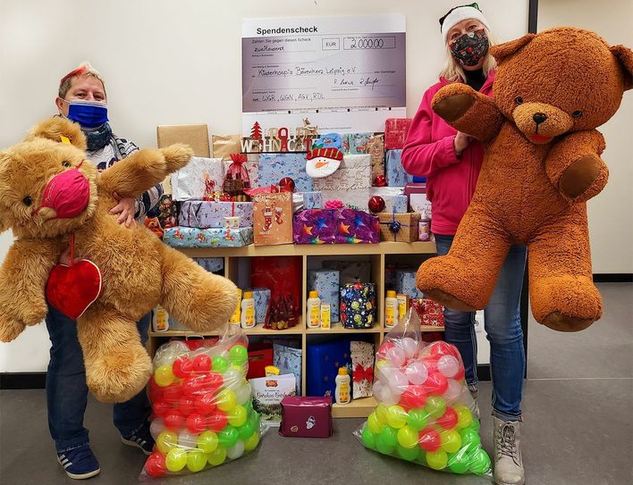 Spendenübergabe an das Kinderhospiz »Bärenherz« durch Christine Jentzsch im Namen von vielen Unterstützern und Spendern aus Riesa und Umgebung.