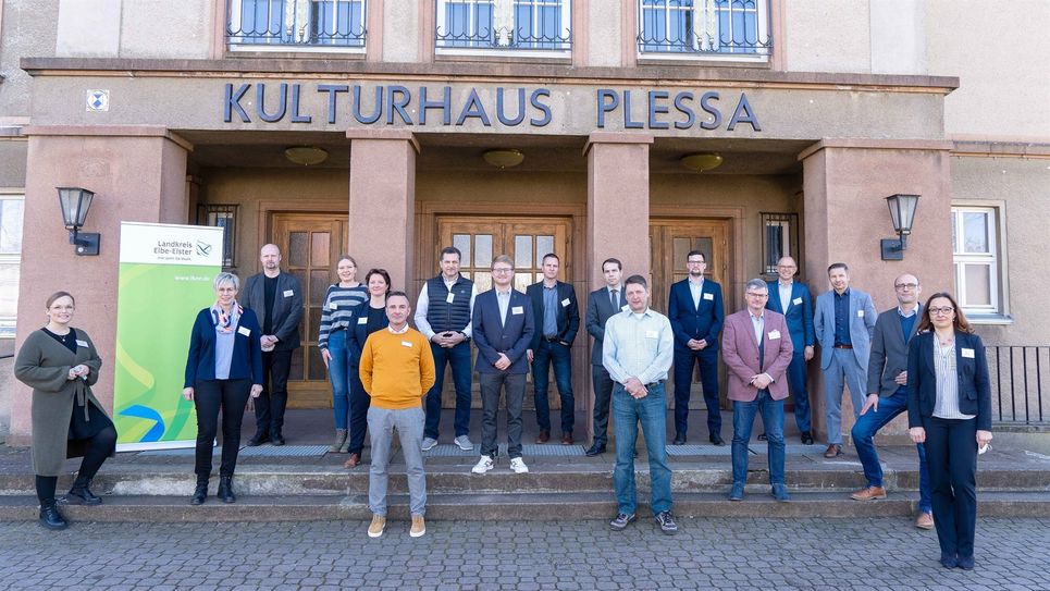 Kreis der Workshopteilnehmer am Veranstaltungsort Kulturhaus Plessa.