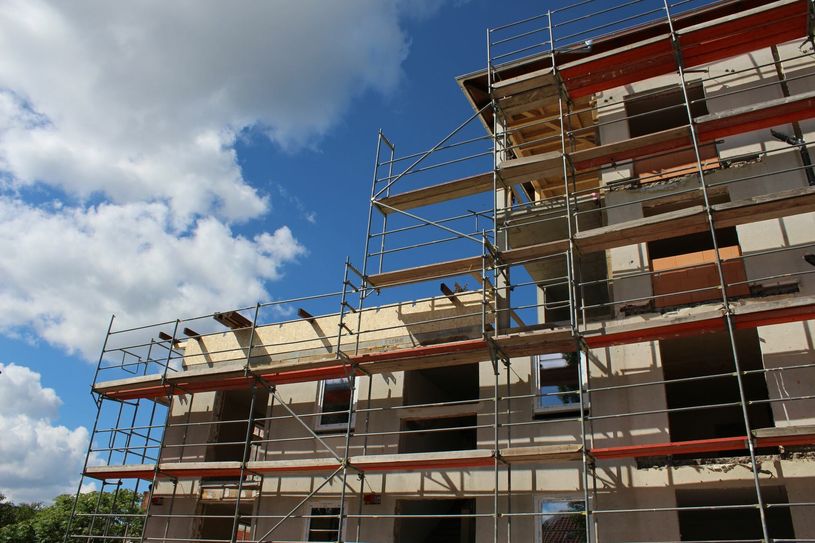 Das Gebäude wird komplettsaniert und soll zu einer Stadtvilla werden, wie es die WBG bezeichnet. Dazu wurden unter anderem Teile der beiden Obergeschosse abgebaut. Foto: T. Keil