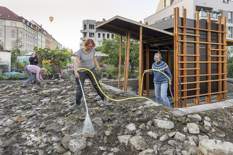 Während der Gestaltung der Fläche. Foto: Helge Mundt