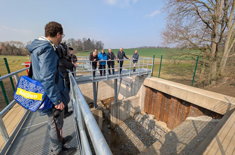 Das Regenwasserrückhaltebecken in Rattwitz wurde am Dienstag feierlich eingeweiht.