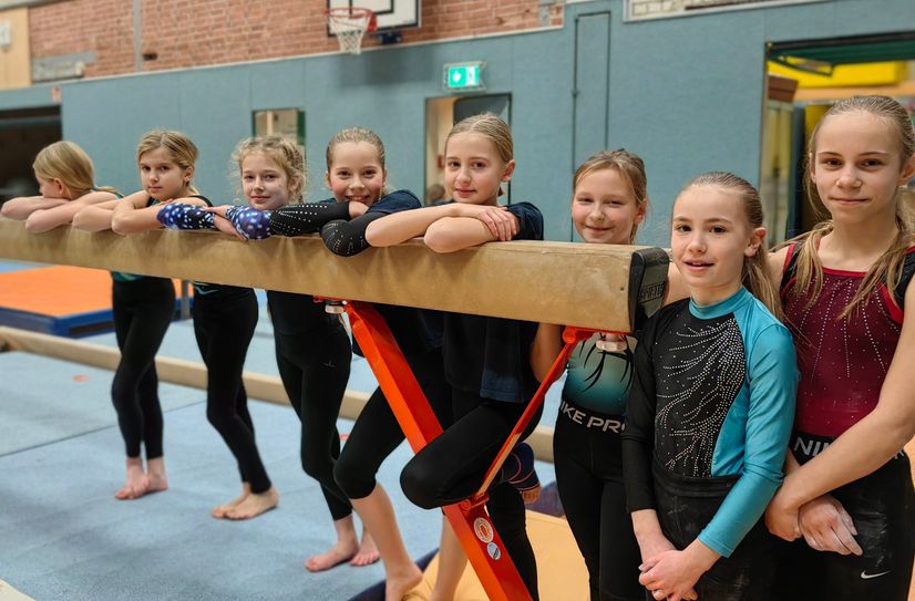 Derzeit trainieren die Mädels in der Turnhalle der Grundschule.