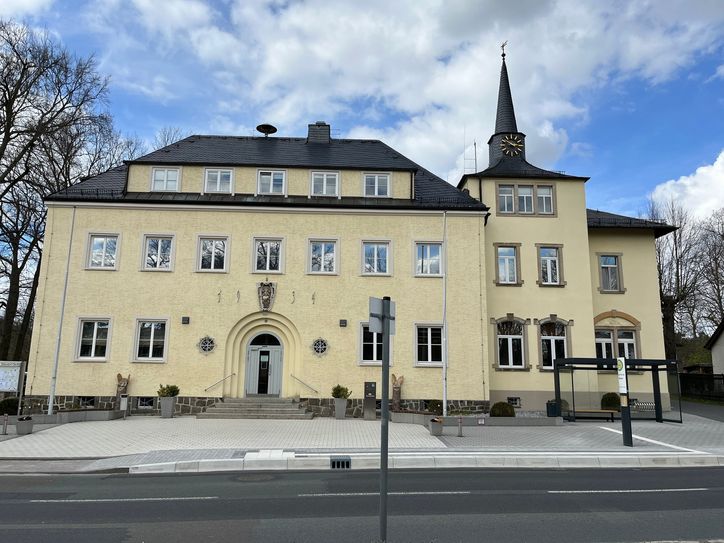 Hier im Rathaus werden Entscheidungen zur Entwicklung des Ortes getroffen.
 Foto: PR Gemeinde Ottendorf-Okrilla