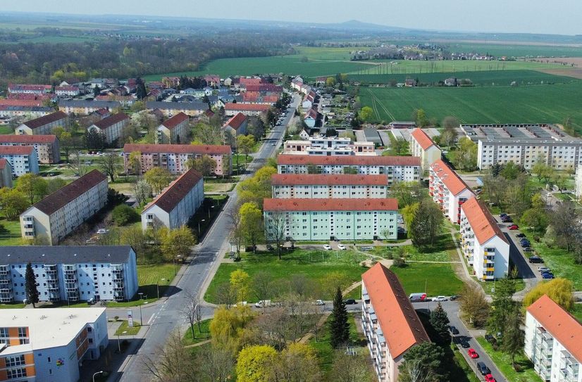 Der Block (weiß, Bildmitte), Alleestraße 87 bis 95 wird in den kommenden Jahren abgerissen.