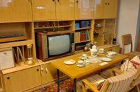 Möbel, Regale, Vitrinen - vieles wie dieses Wohnzimmer ist inzwischen wieder voll trendy.