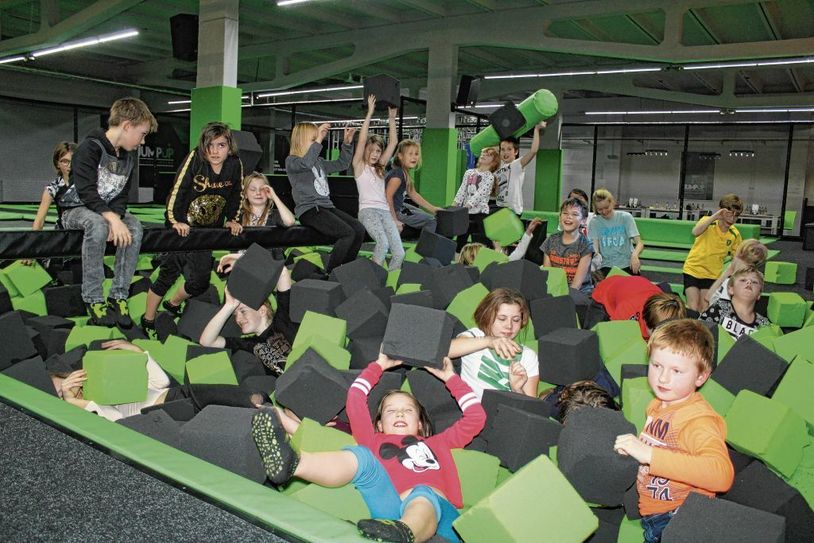 Kinder von der CSB - Kinder- und Jugendfarm erlebten ein gemeinsames Fest im Trampolinpark im Hoyerswerdaer WK 10. Foto: S. Richter