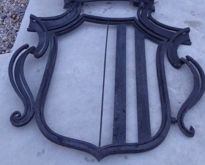 Gemeinsam mit dem Stadtwappen (beides Foto GHND) soll der Ausleger auch am neuen Narrenhäusel angebracht werden.