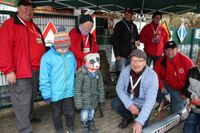 Viel Zeit zum Erklären nimmt sich Gästeführer Frank Höppner (Vordergrund) besonders für die Kinder.