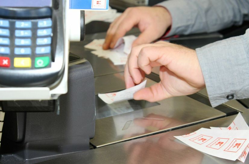 Die Pfandbon-Aktion gibt es schon seit mehreren Jahren. Kaufland-Kunden können ihren Pfandbon einfach in eine Spendenbox werfen und damit den Herzenswünsche Oberlausitz e.V. unterstützen. Die Boxen stehen aktuell in den Filialen in Weißwasser, Hoyerswerda, Görlitz-Weinhübel und Löbau.