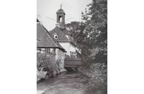 Blick vom Löbtauer Weißeritz-Mühlgraben auf die Pulvermühle Anfang des 20. Jahrhunderts.
