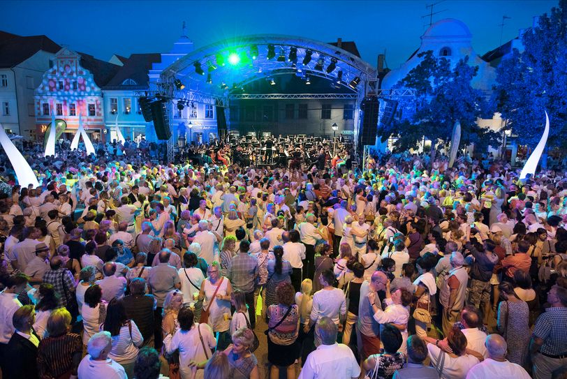 Impressionen von der Cottbuser Walzernacht 2019