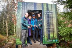 Umweltminister Wolfram Günther eröffnet den »Weg zur Wildnis« zusammen mit Brit Jakob-Hahnewald (1. Beigeordnete des Landratsamtes Sächsische Schweiz), Bad Schandaus Bürgermeister Thomas Kunack und Nationalparkleiter Ulf Zimmermann.