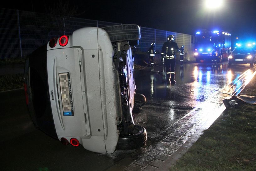 Der Unfall ereignete sich kurz nach 0 Uhr. Fotos: D. Förster