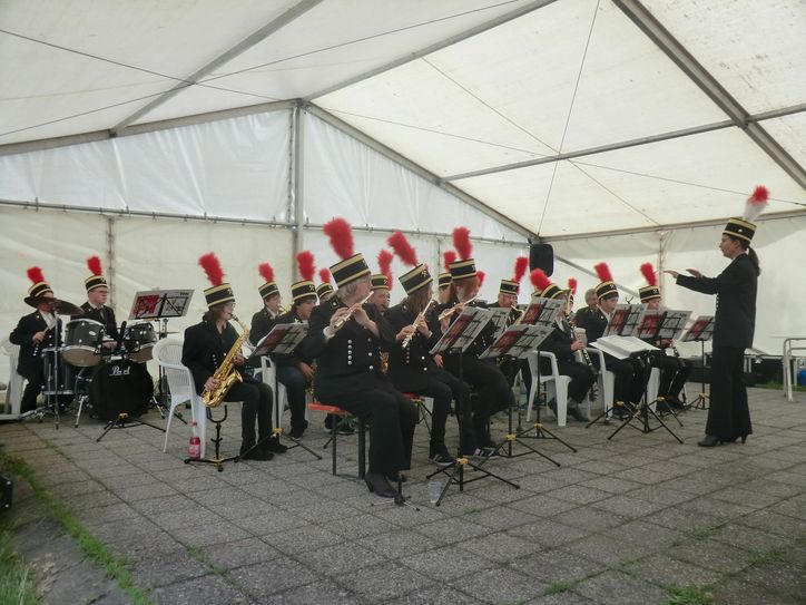 Das Jugendblasorchester der Lindenschule Plessa musizierte jetzt während des Bergmannstages... Fotos: Grit Opitz