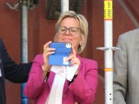 Auch Staatsministerin Barbara Klepsch schoss so manches Erinnerungsfoto.