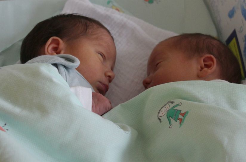 Das Helios Klinikum Pirna freut sich über die Zwillinge Johannes Theodor und Gustav Valentin als 500. und 501. Baby in diesem Jahr.