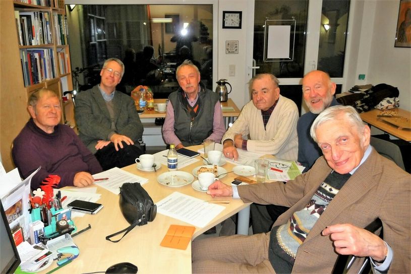 Mitglieder der SPD-AG bei ihrer Beratung. Foto: Fiedler