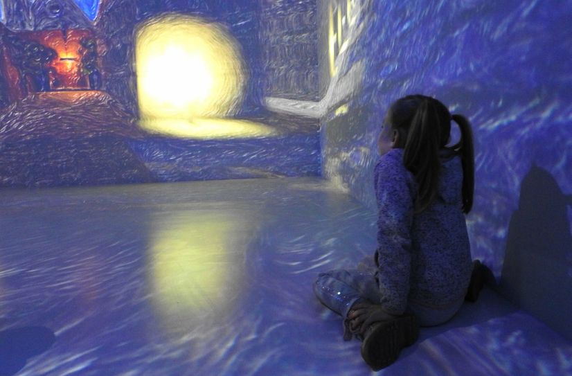 Immersive Reise im 4D Raum.